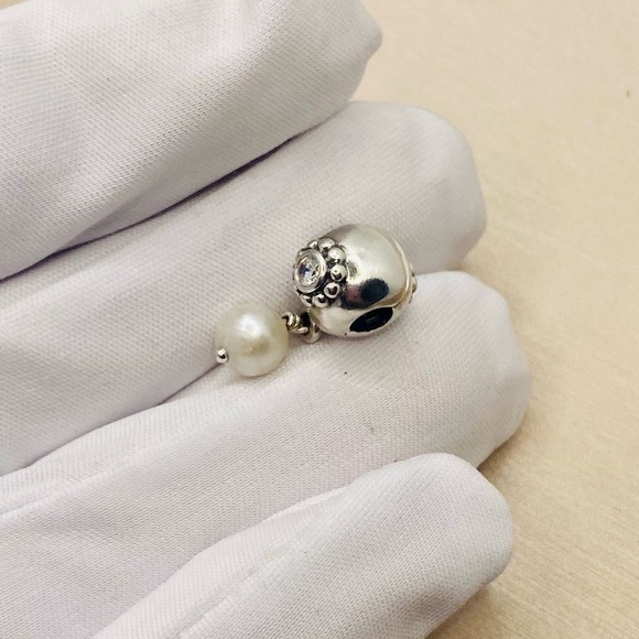 EUC Pandora 790873P Sterling Silver Pearl of Wisdom Clip w/ White Pearl Dangle - Picture 5 of 9